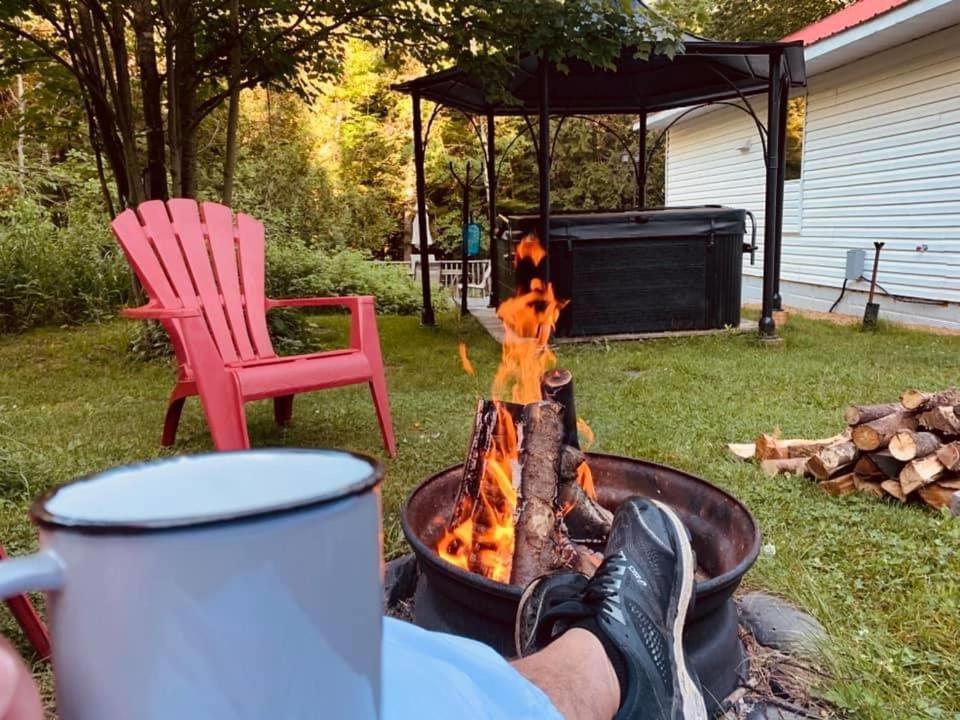 Camping Chalets Spas Pignons Rouges Saint Romain Eksteriør bilde