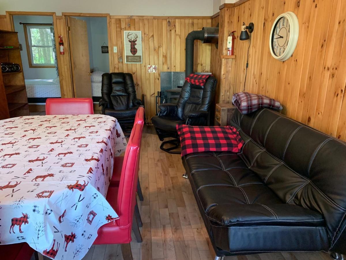 Camping Chalets Spas Pignons Rouges Saint Romain Eksteriør bilde